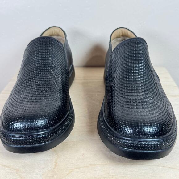 NWOB Gravity Defyer Women's G-Defy Ashanti Flats Loafer Slip On Black Leather 7M - Picture 6 of 9